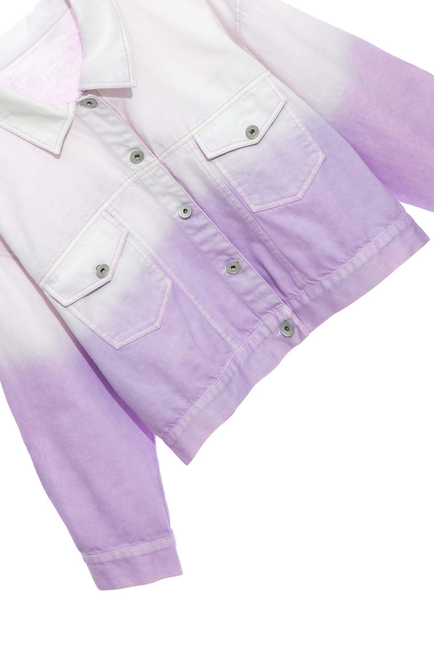 漸層粉紫牛仔外套漸層粉紫牛仔外套,保暖特輯,外套,春夏穿搭,牛仔,牛仔外套,簡約穿搭,純棉,輕奢度假