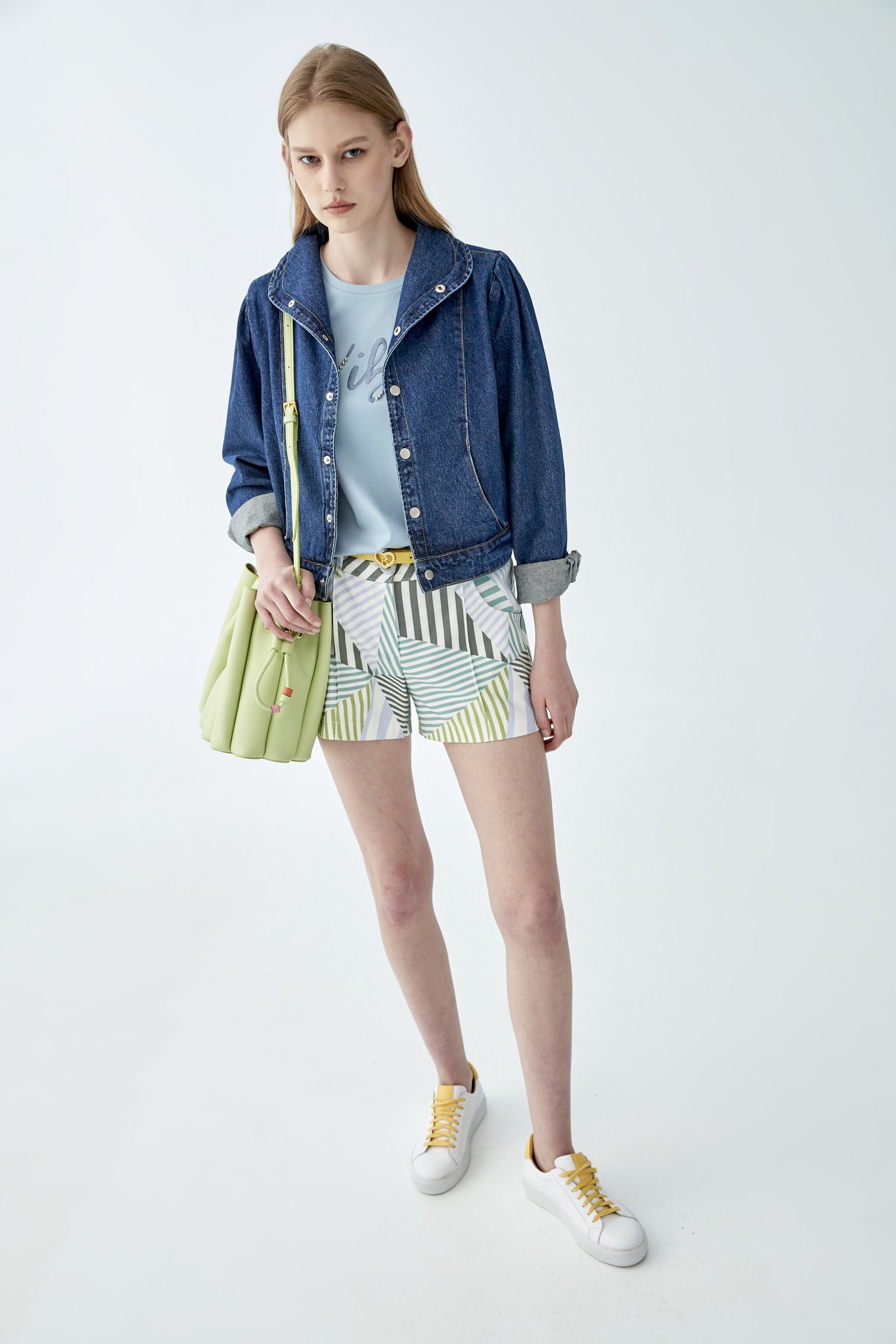 V-lapel collar denim jacket,Outerwear,Denim,Denim Jaackets,Season (AW) Look