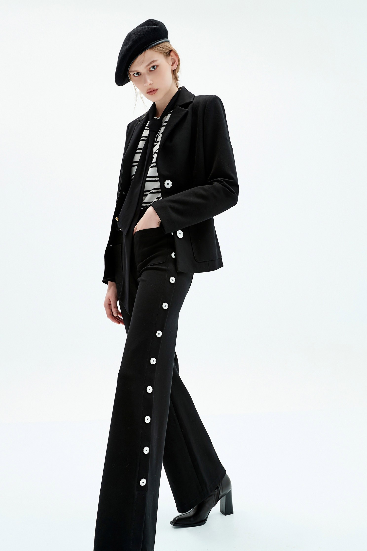 Button-up wide leg-pants,Bell-bottoms,Season (AW) Look,Belts,Bell-bottoms,Pants