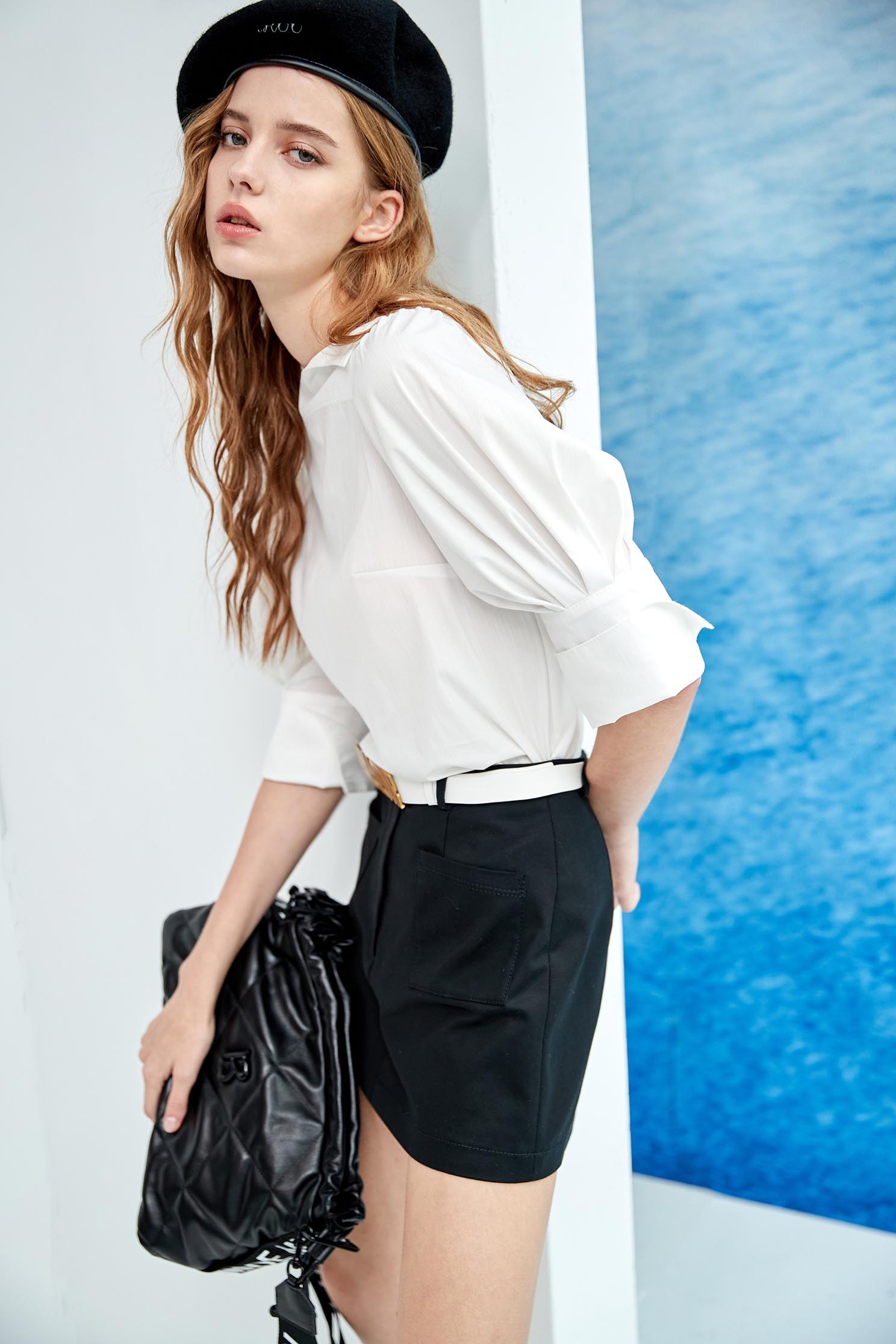 Plain top with reverse sleeves,Tops,Season (SS) Look,White tops,Blouses
