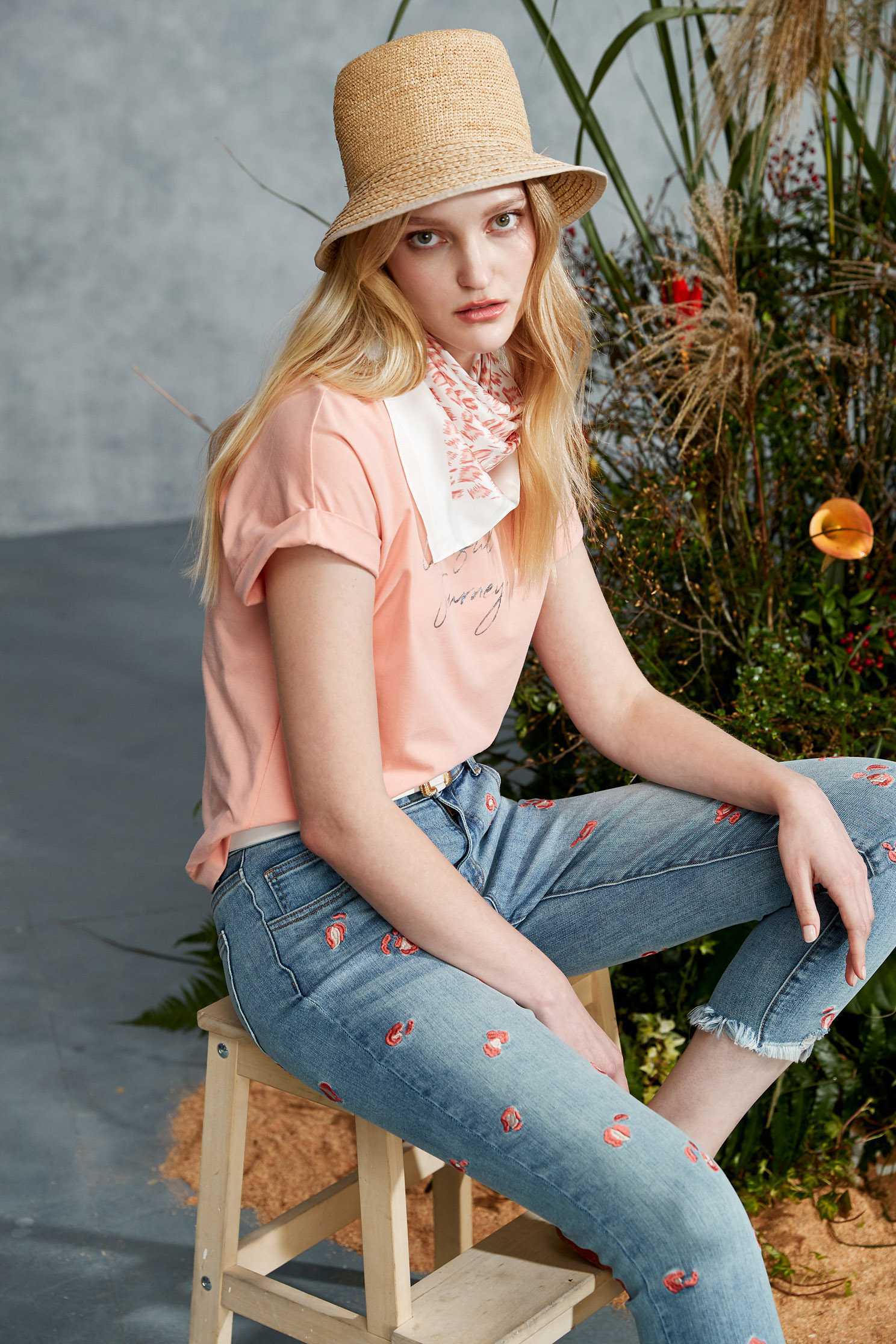 T-shirt with Silver foil letter print,T-shirts,T-shirts,Online Exclusive,Season (SS) Look