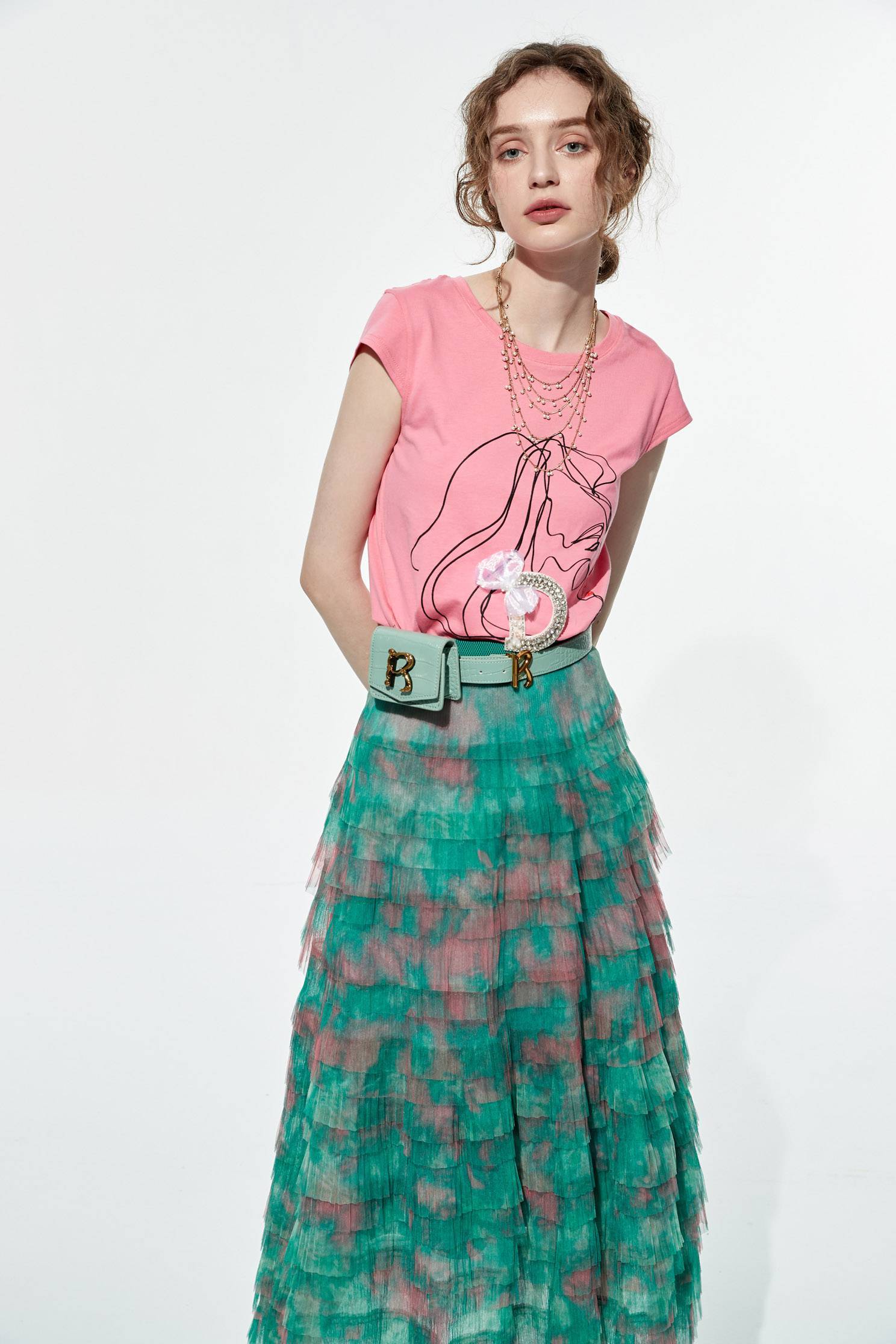 Girl with earrings print T-shirt,T-shirts,T-shirts,Season (AW) Look,Pink
