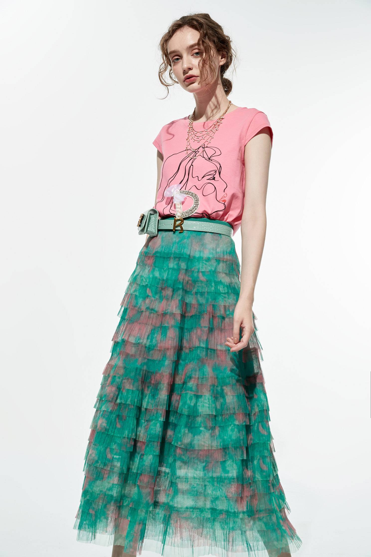 Girl with earrings print T-shirt,T-shirts,T-shirts,Season (AW) Look,Pink