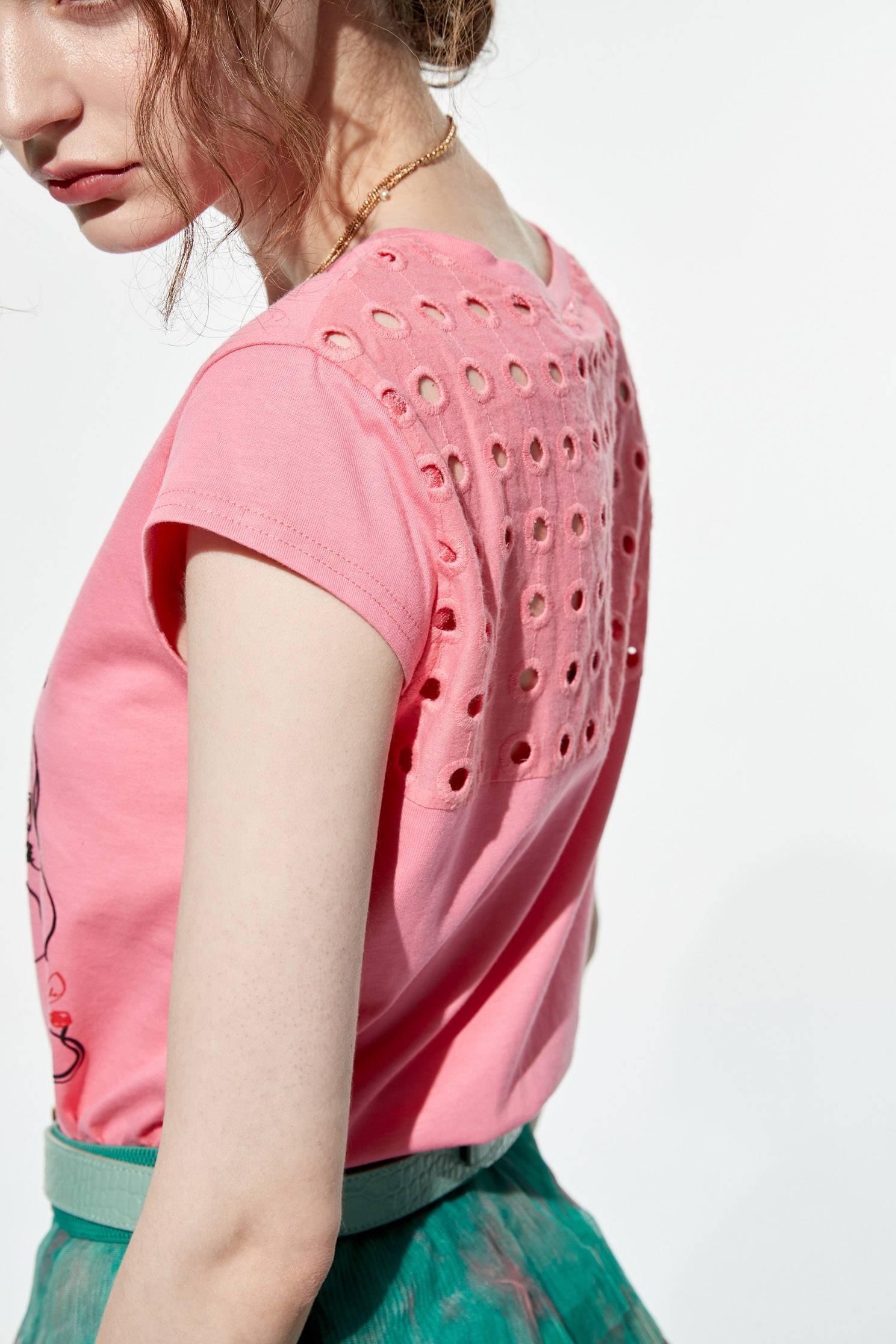 Girl with earrings print T-shirt,T-shirts,T-shirts,Season (AW) Look,Pink