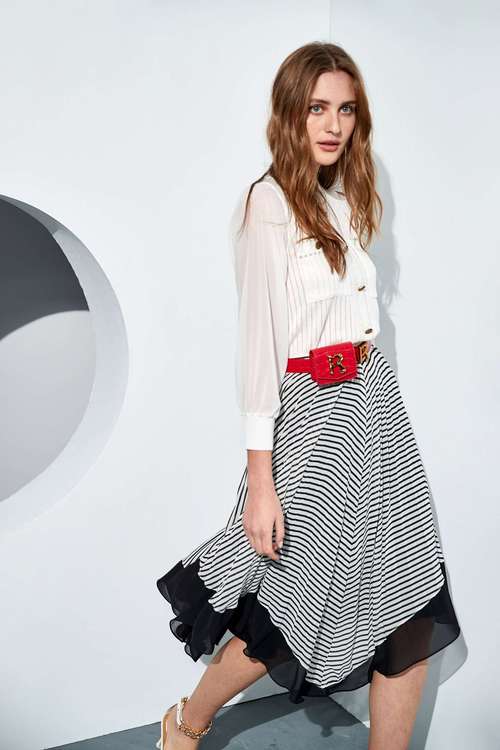 Colored pleated skirt
