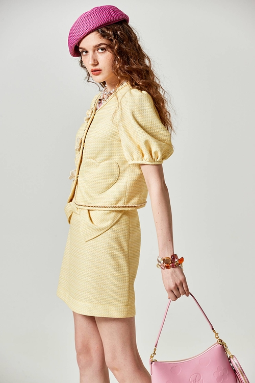 玉米穗金色短裙,時髦成套搭配