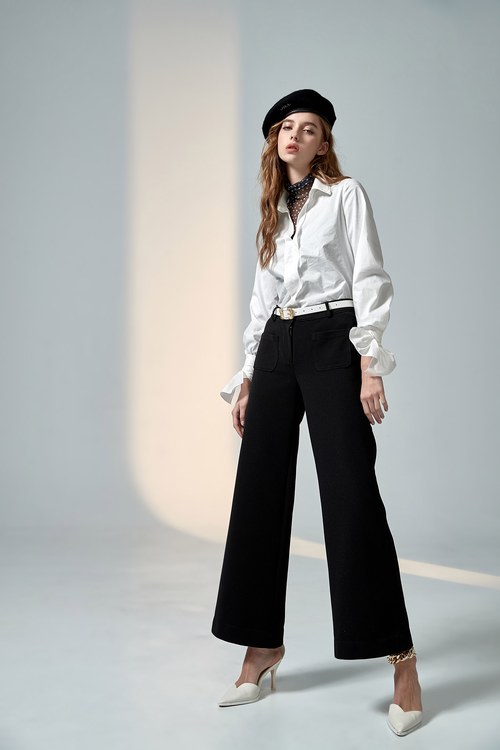 Stylish wide-leg trousers
