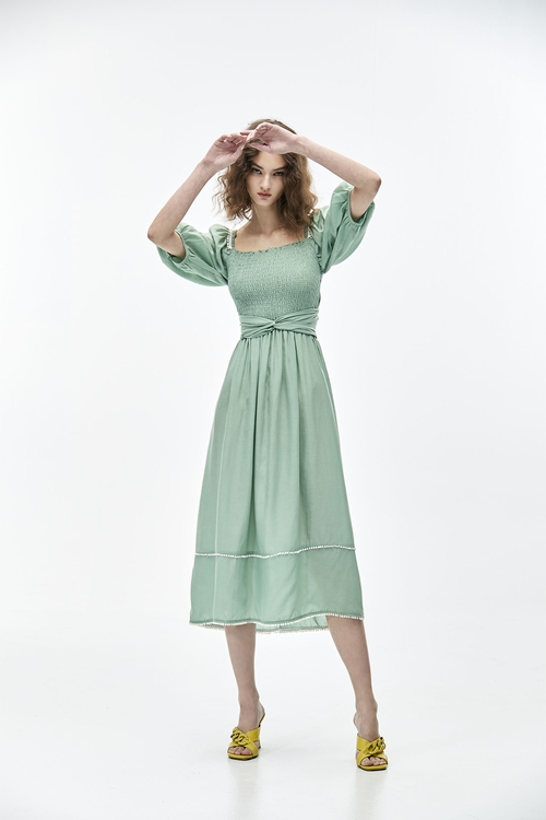 豆沙綠綁結洋裝,時髦選品專區