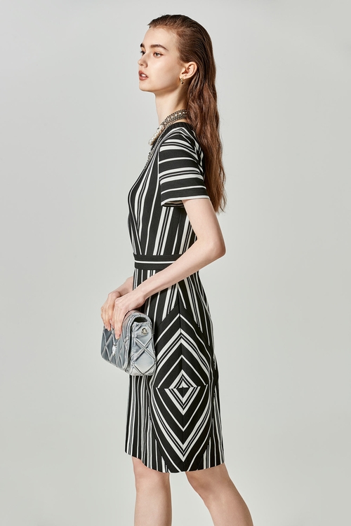 黑白條紋短袖造型切接洋裝,時髦選品專區