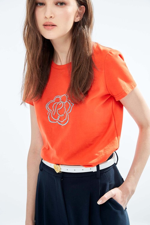 Camellia embroidered T-shirt