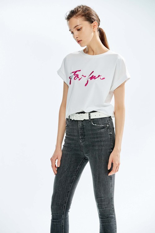 letter embroidered T-shirt