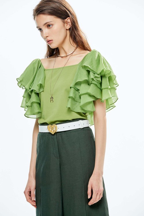 Layered ruffle-sleeved top,Jackets,Outerwear,Season (SS) Look,Trench coats,Jackets,Outerwear,Season (SS) Look,Trench coats,Jackets,Outerwear,Season (SS) Look,Trench coats,Tops,Season (SS) Look,Knitted,Knitted tops,Knitted tops,Chiffon,Tops,Season (SS) Look,Chiffon,Chiffon tops,Tops,Season (SS) Look,Blouses,Tops,Embroidered,Season (SS) Look,Lace,Chiffon,T-shirts,T-shirts,Season (SS) Look,pearl,Cotton,Necklaces,T-shirts,T-shirts,Season (SS) Look,pearl,Cotton,T-shirts,Tops,Season (SS) Look