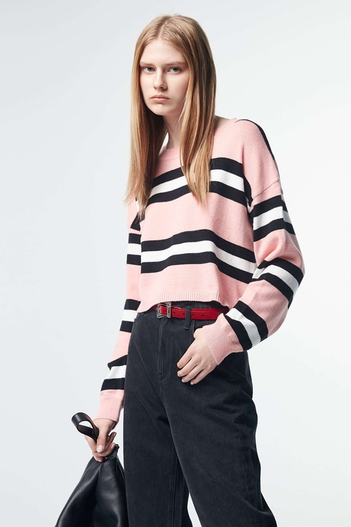 Round-necked striped long-sleeved knit sweater