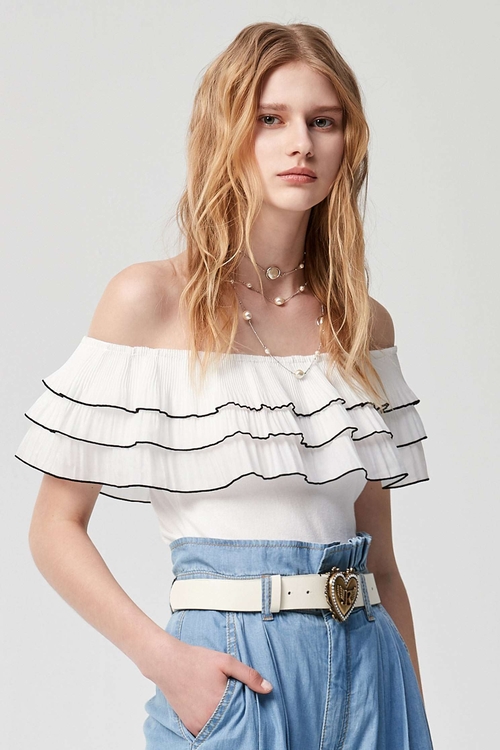 One-word collar top