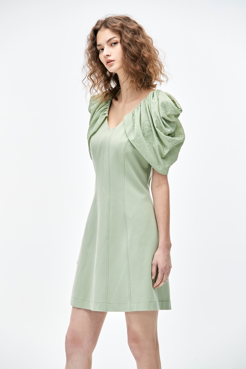 冬季梨綠小禮服,時髦選品專區